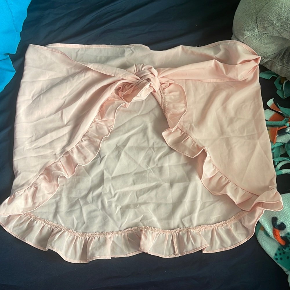 Womens light pink beautiful ruffled swim wrap cover up sarong NEW